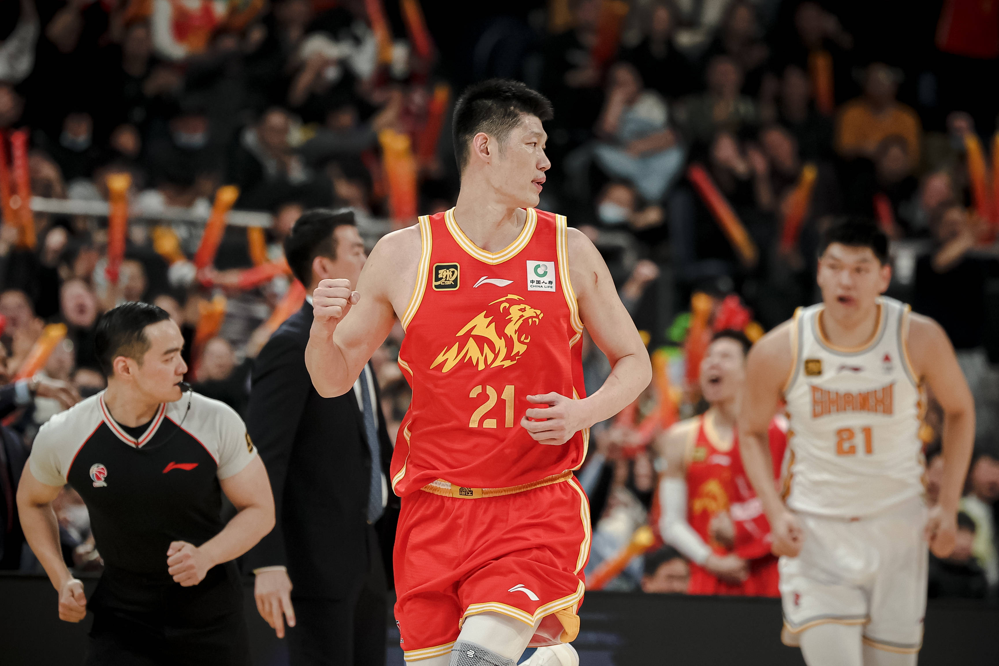 包含风云突变巴塞罗那今夜主帅复盘，CBA常规赛版图或变，话题不断，阵容厚度经受考验的词条-九游网页版